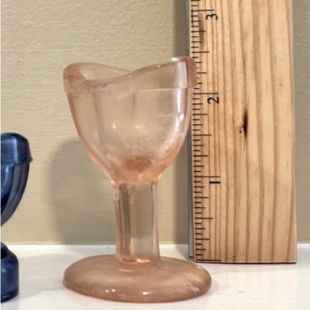 Vintage Pink Glass Eye Cup Goblet Style Approx 3” Tall - Picture 4 of 7